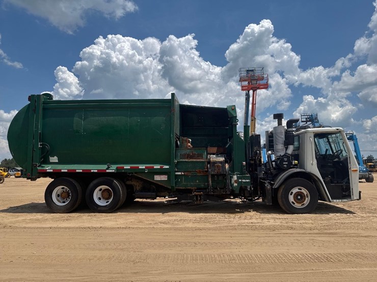 2014-mack-leu613-image-4