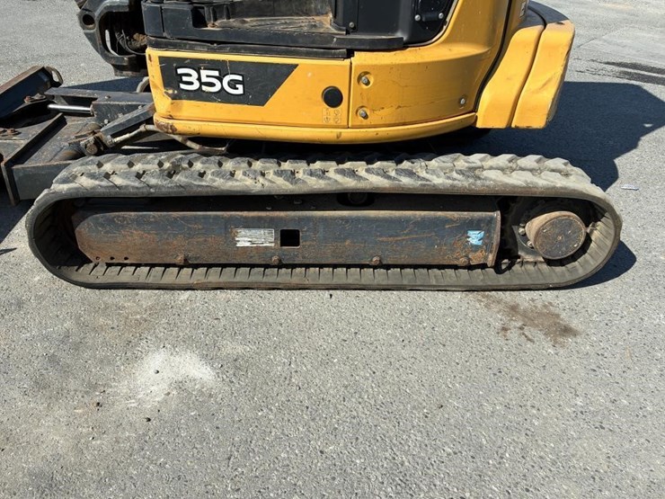 2021-deere-35g-image-13
