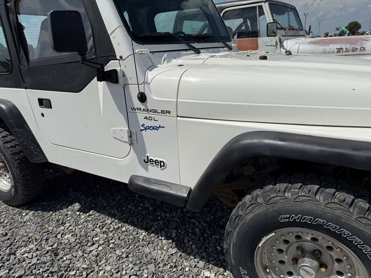 1997-jeep-wrangler-image-18