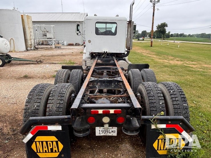 2000-freightliner-truck-(gp11021,-unit-398)-image-11