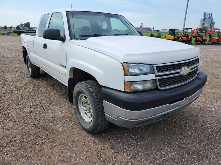 chevrolet-2500-image-2