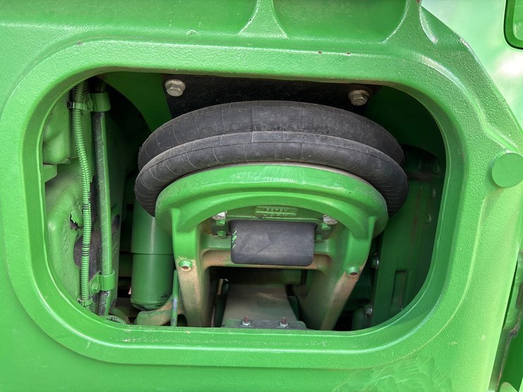 2014-john-deere-8335rt-image-30