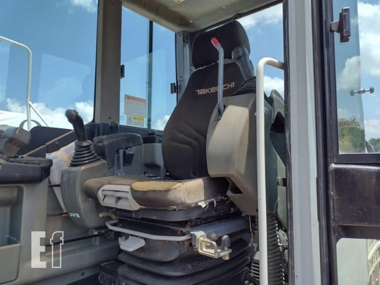 takeuchi-tb1140-image-15