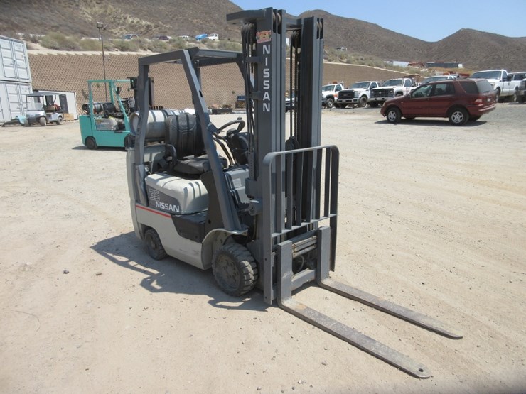 nissan-35-warehouse-forklift,-image-4