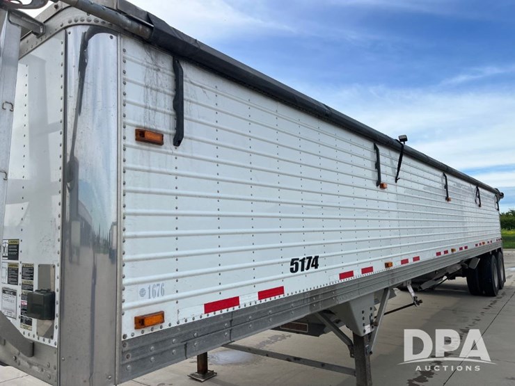 2015-timpte-grain-trailer-image-26