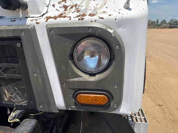 2010-mack-mru613-image-21