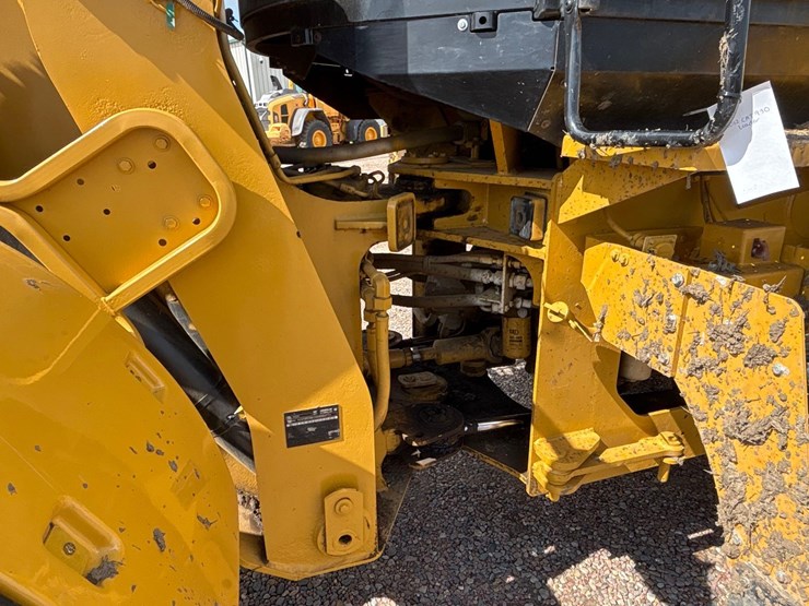 2012-caterpillar-930-image-13