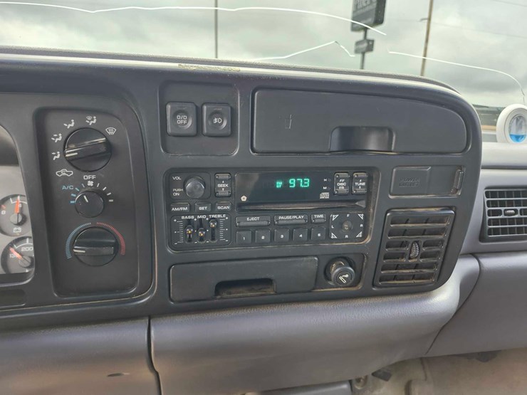 1996-dodge-ram-1500-image-12