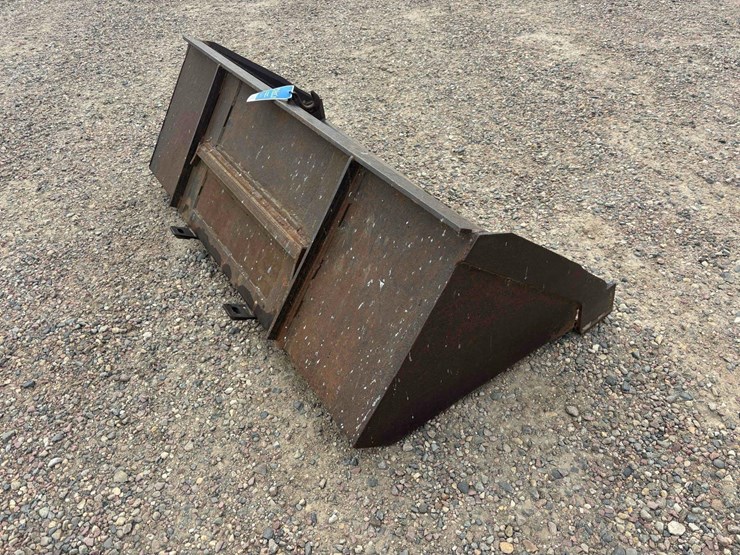 skid-steer-snow-bucket-image-3