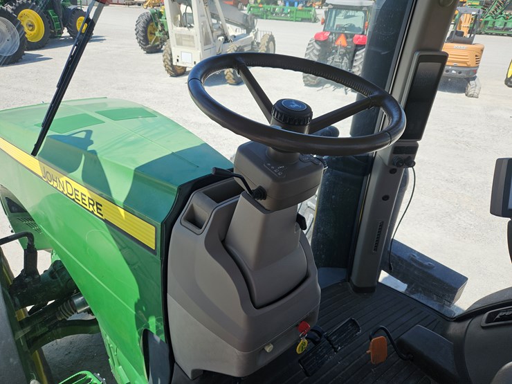 2014-john-deere-8335r-image-9