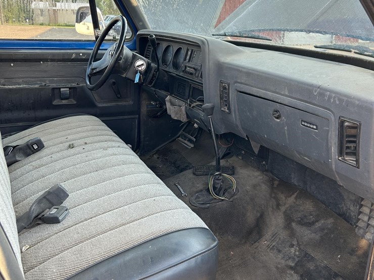 1991-dodge-power-wagon-image-29
