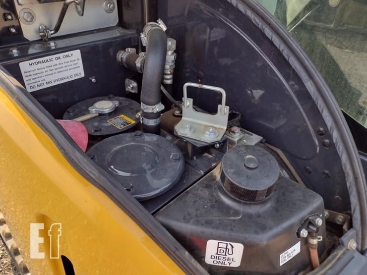 2022-deere-30g-image-46