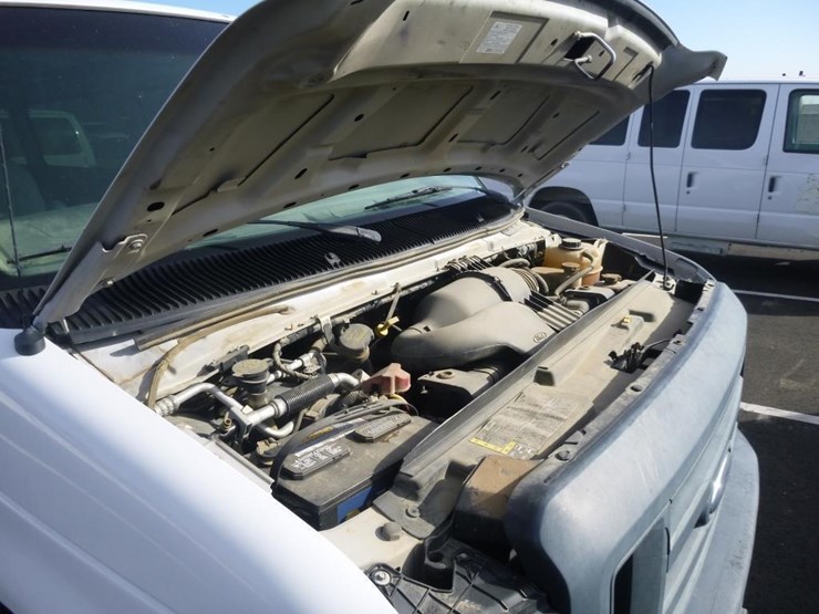 2012-ford-e350-image-12