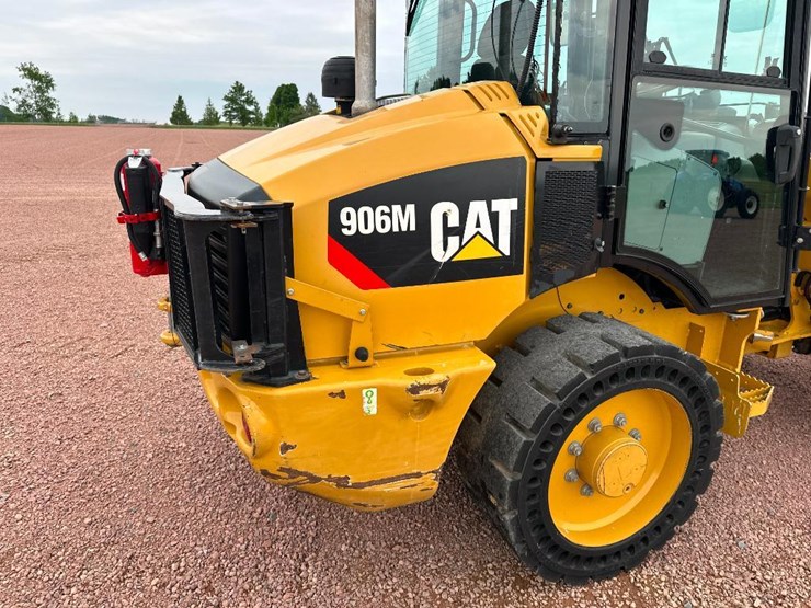 2019-caterpillar-906m-image-21