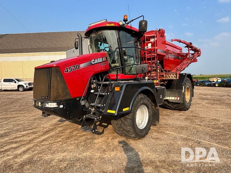 case-ih-titan-4530-image-2