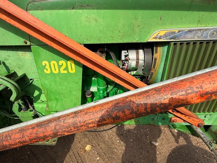 john-deere-3020-image-14