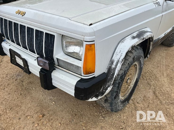 1990-jeep-cherokee-limited-image-25