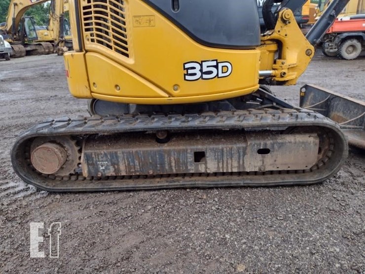 2007-deere-35d-image-38