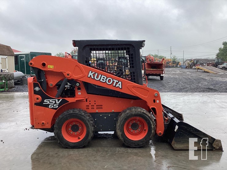 2017-kubota-ssv65-image-5