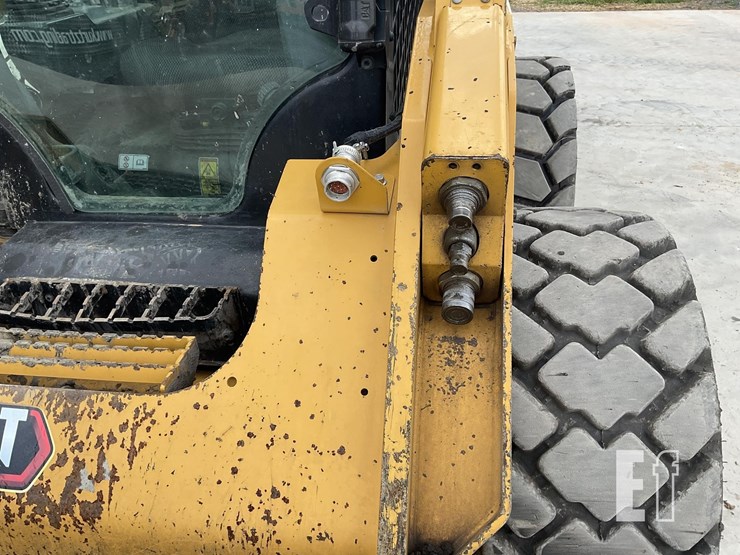 2021-caterpillar-272d3-image-11