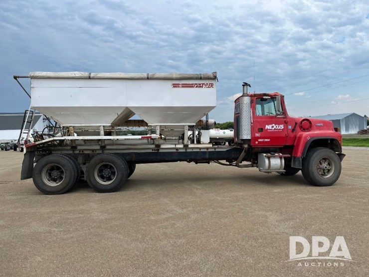 1995-ford-l9000-image-9