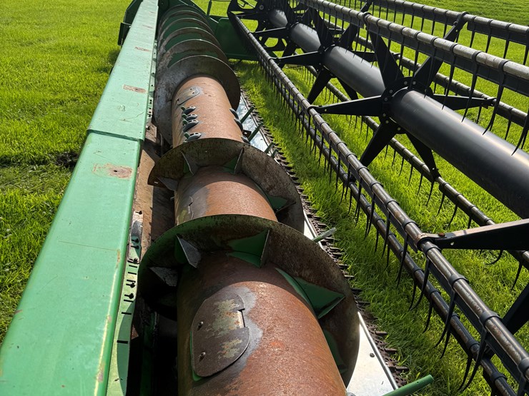 2005-john-deere-630f-image-11