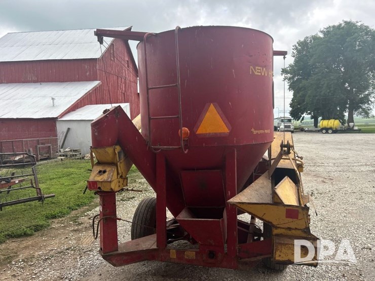 new-holland-354-image-7