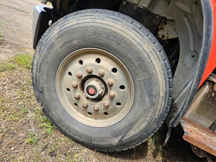 #2526-•-2007-freightliner-m2-tandem-axle-dump-truck-image-32