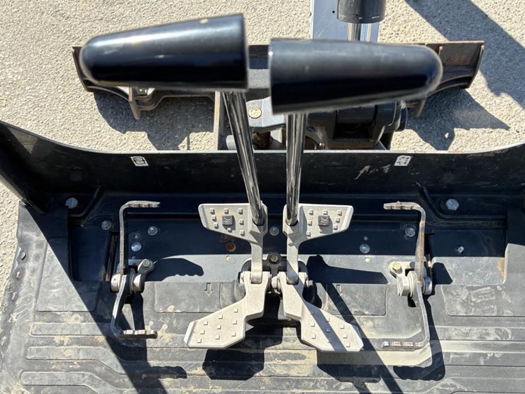 2020-bobcat-e20-image-17