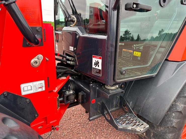 2021-kubota-r640-image-16