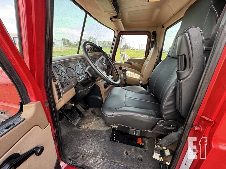 2004-mack-granite-cv713-image-44