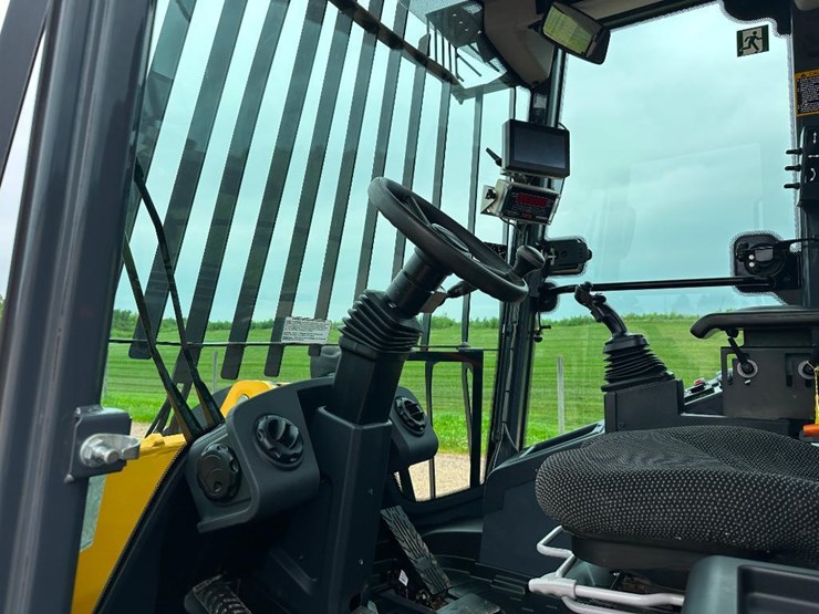 2019-deere-244l-image-49