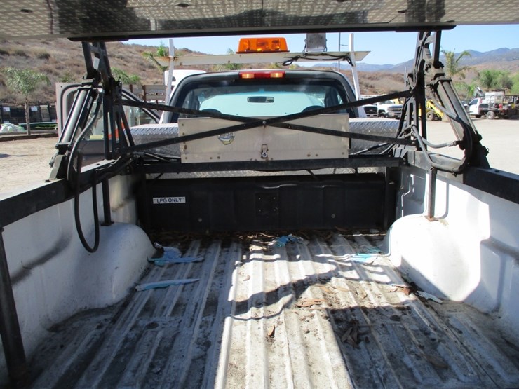 2004-ford-f150-image-13