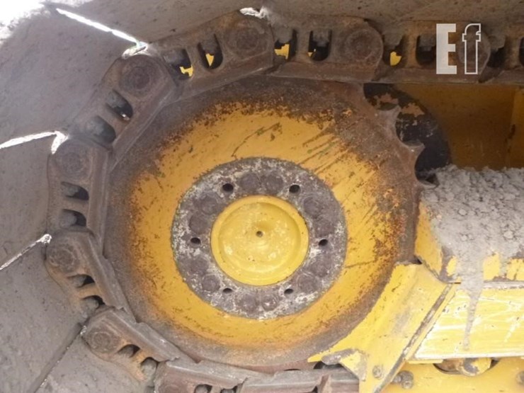 2021-deere-650k-lgp-image-34
