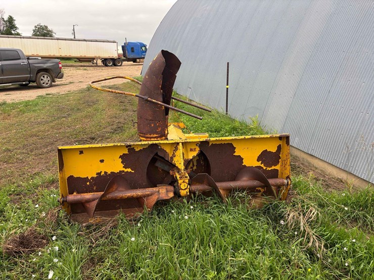 hanson-snowblower-image-1