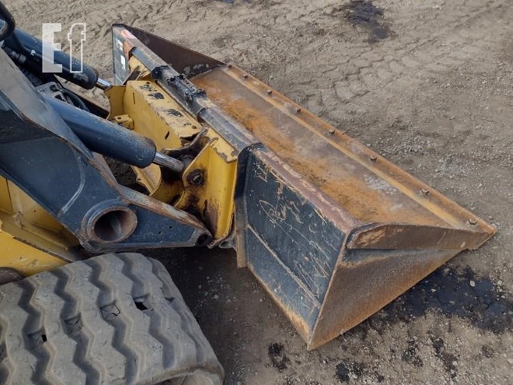 2020-deere-333g-image-17
