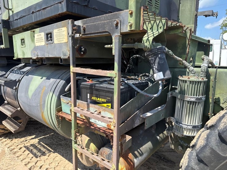 2000-oshkosh-m1070-image-19