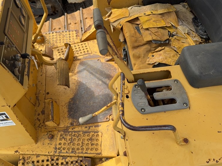 caterpillar-d4h-image-6