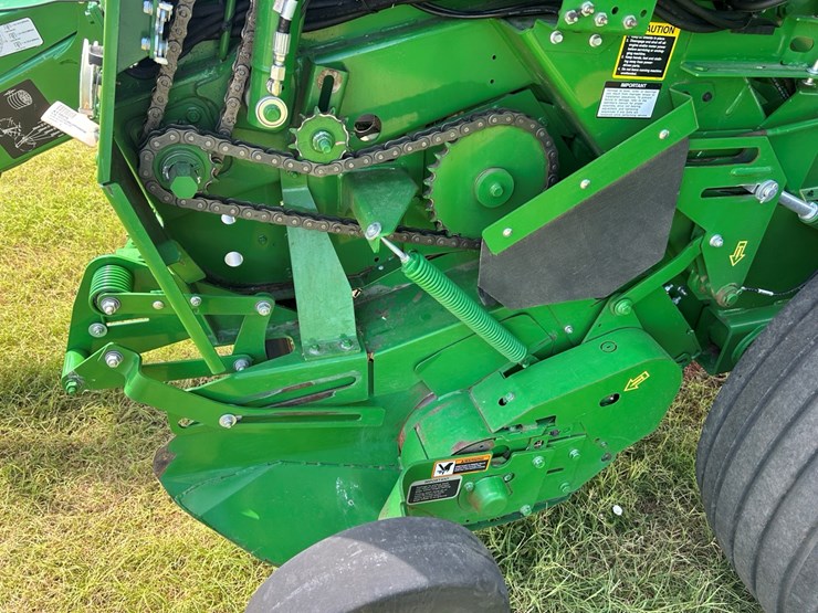 john-deere-560m-image-23