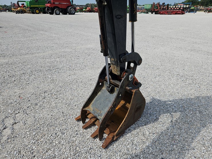2019-deere-60g-image-23