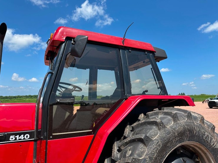 1990-case-ih-5140-image-13
