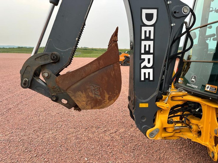 2018-deere-310sl-image-24