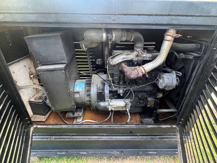 30-kw-generator-with-perkins-diesel-engine---2821-hours-showing-image-5