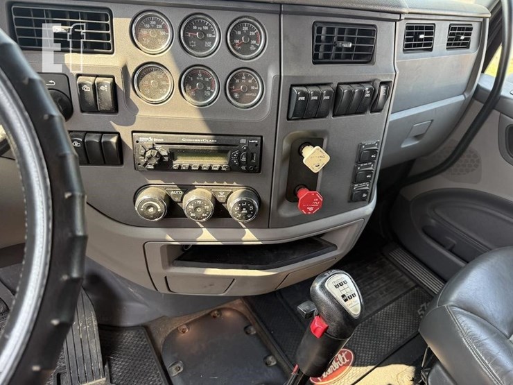2014-peterbilt-579-image-9