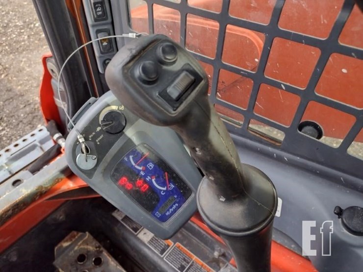2016-kubota-ssv65-image-8