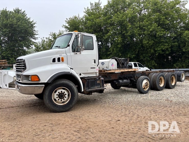 2001-sterling-truck-(dr11851-unit-9459)-image-8