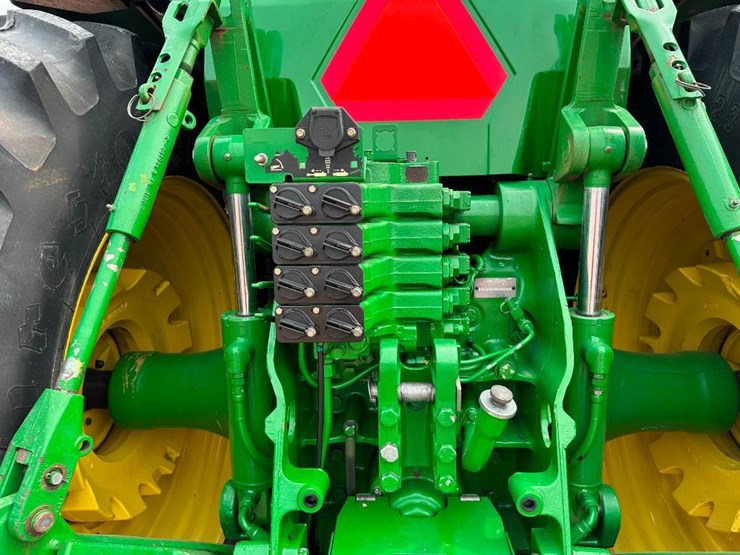 john-deere-8210-image-46