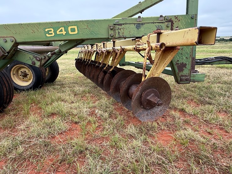 john-deere-340-image-3