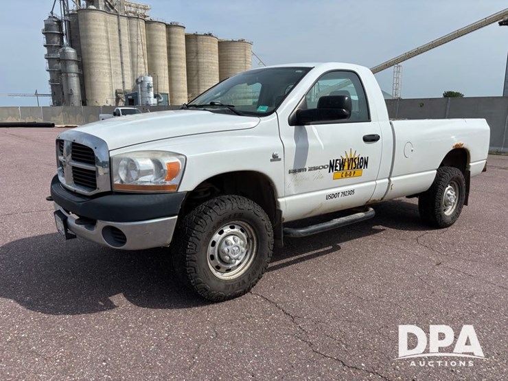 2006-dodge-ram-2500-image-21