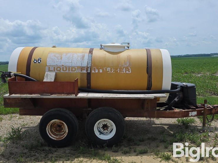 clark-equipment-1,200-gallon-t/a-nurse-tank-trailer-image-4